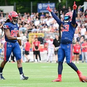 Spieler der Hamburg Sea Devils feiern