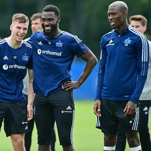 Aaron Opoku (r.) zusammen mit Robin Meißner und Stephan Ambrosius.