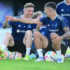 Die HSV-Profis haben Spaß in Österreich