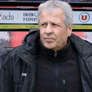 Lucien Favre ist ab sofort wieder als Trainer des OGC Nizza im Amt. (Archivbild)