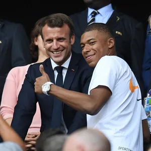 Emmanuel Macron mit Kylian Mbappe