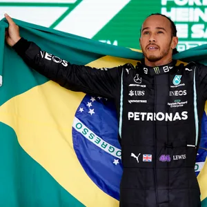Lewis Hamilton nach seinem Sieg in Brasilien
