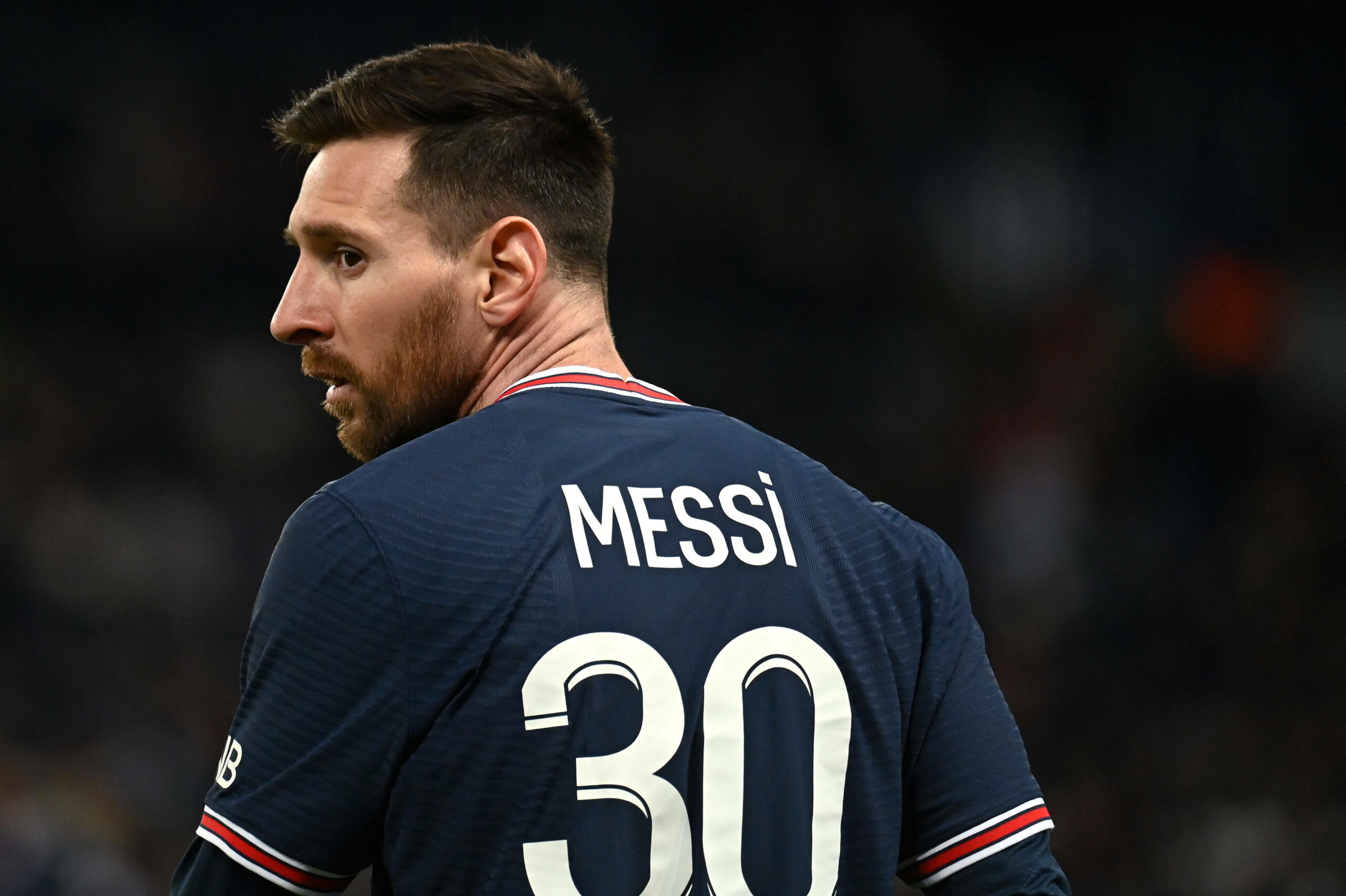 Während seiner ersten Saison bei den Parisern wurde Lionel Messi schwer vom Corona-Virus erwischt