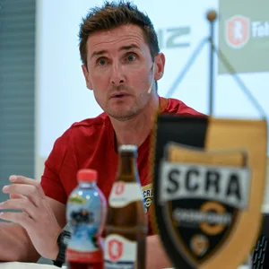 Miroslav Klose bittet um Zeit, seine Ziele umsetzen zu können.