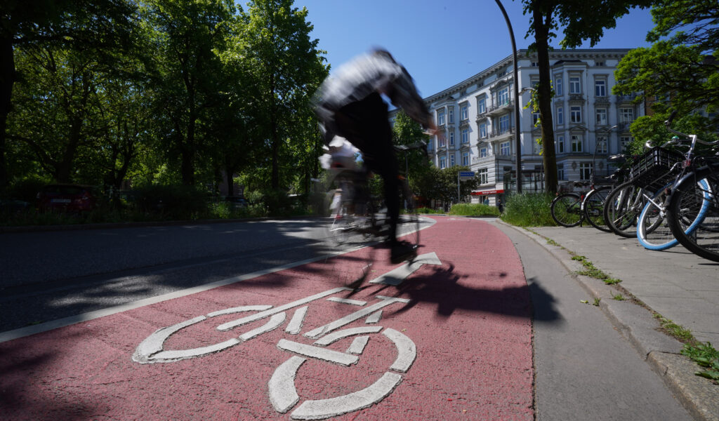 Die meisten Radfahrer in Hamburg fühlen sich unsicher im Straßenverkehr. (Symbolbild).