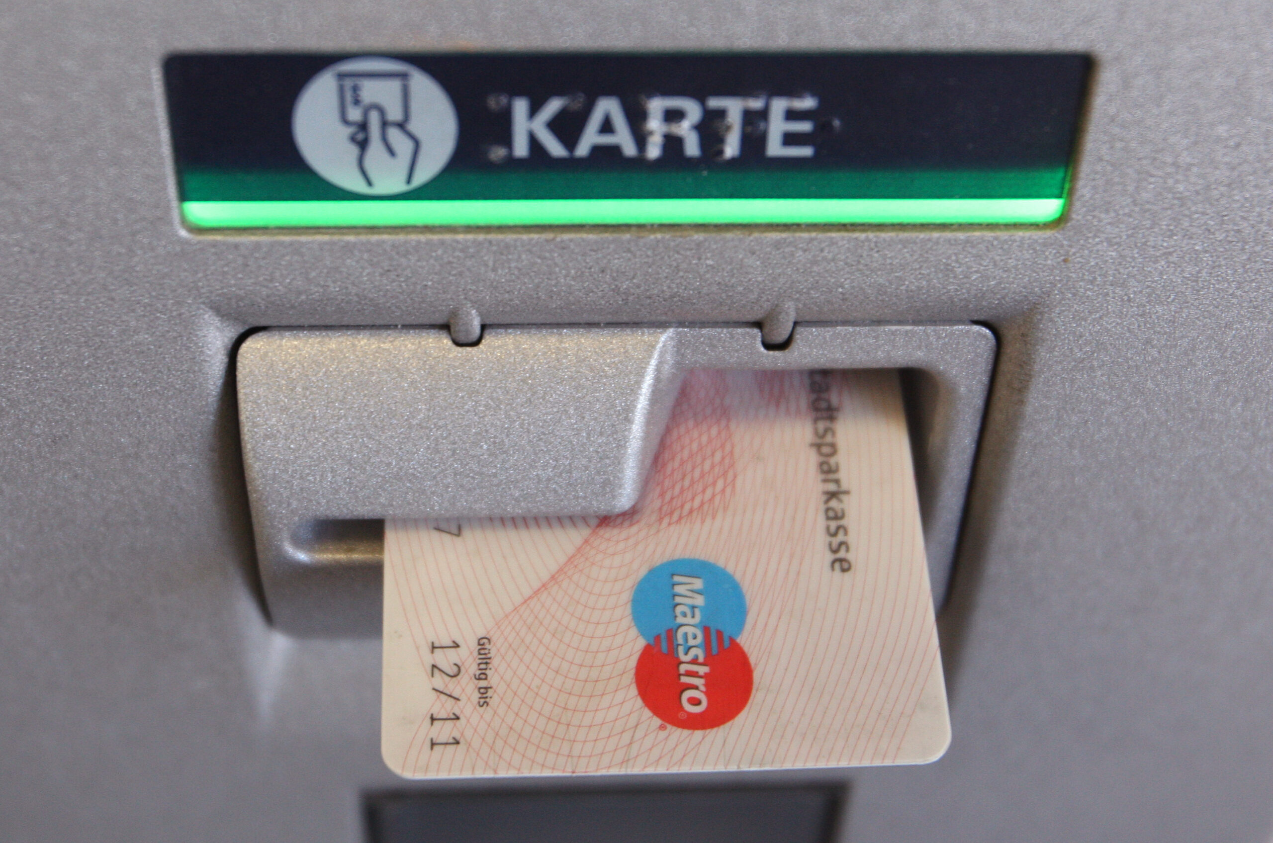 Hamburg: Hati-hati saat menarik uang – data kartu berisiko!
