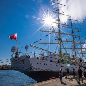 Polnisches Segelschulschiff „Dar Mlodziezy“