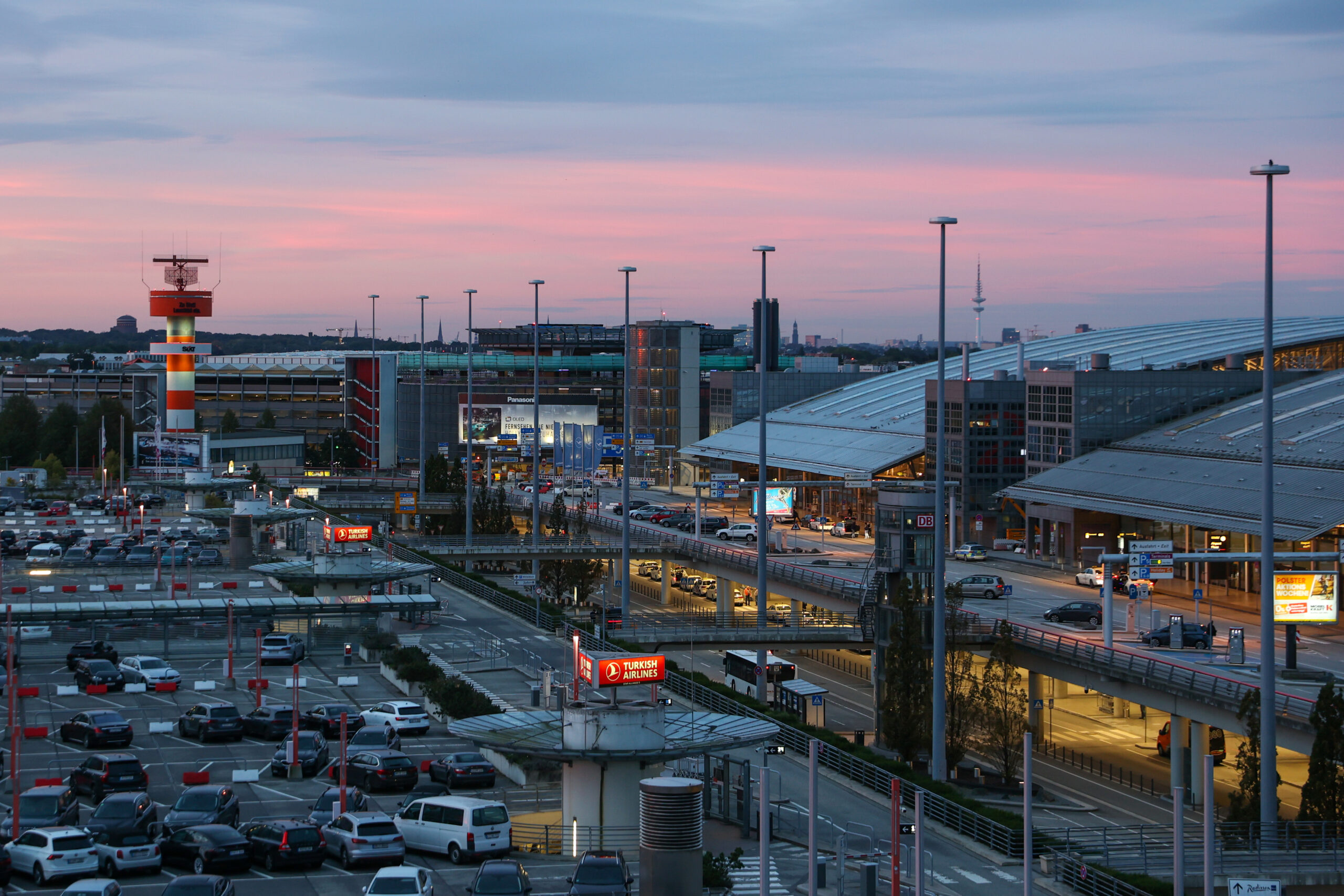 Am Hamburg Airport fallen vergleichsweise hohe Parkgebühren an.