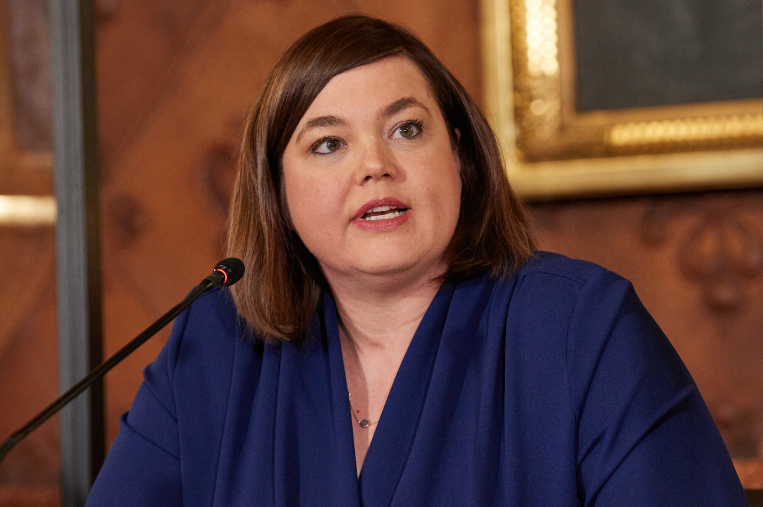 Katharina Fegebank stellt die Forderung der Gleichstellungsministerien vor