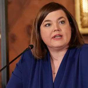 Katharina Fegebank stellt die Forderung der Gleichstellungsministerien vor