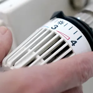 Wegen der Energiekrise drosseln erste Vermieter schon die Heizungen. Was dürfen sie – und was nicht?