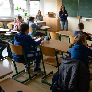 Mehr als 4200 geflüchtete Kinder aus der Ukraine werden mittlerweile an Hamburgs Schulen unterrichtet (Symbolbild).