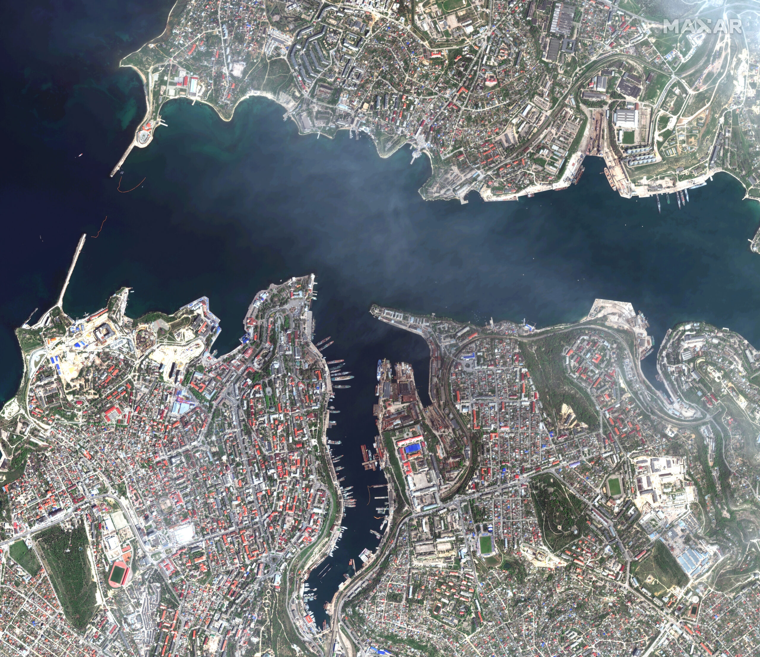 Die Satellitenaufnahme zeigt den Hafen von Sewastopol auf der Krim, einem Hafen der russischen Flotte im Schwarzen Meer.