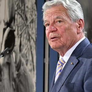 Gauck spricht nach der Verleihung des Point-Alpha-Preis