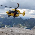 Hubschrauber im Gebirge