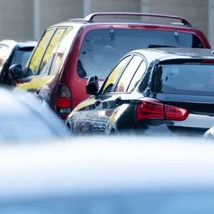 An diesem Wochenende werden auf den Autobahnen im Norden Mega-Staus erwartet.