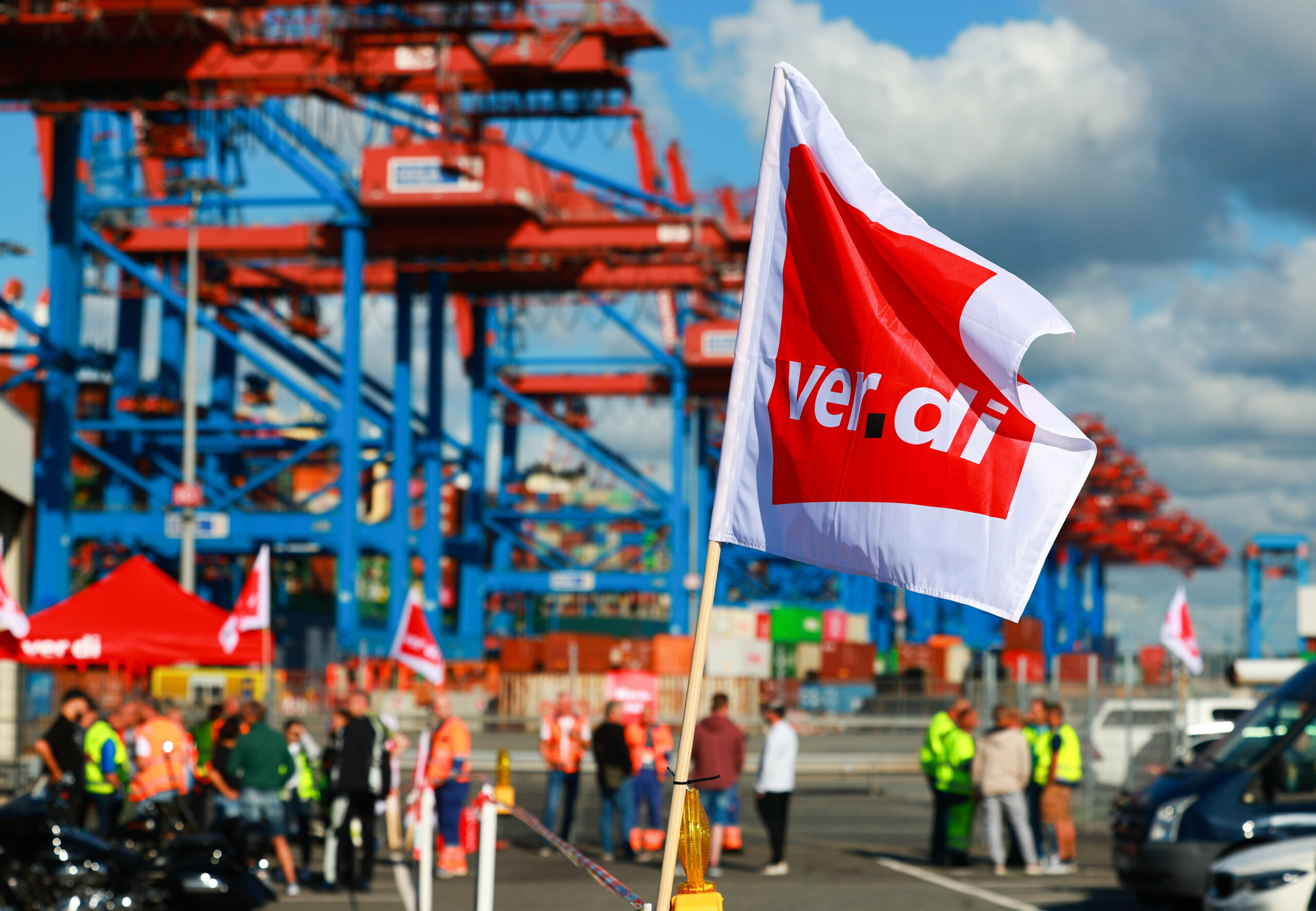Hamburg - Warnstreik Hafenarbeiter