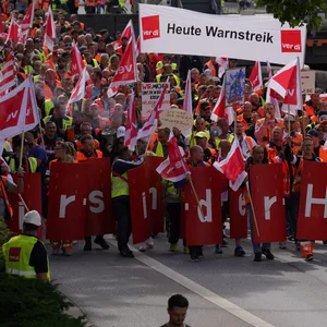 Im aktuellen Tarifstreit mit den Seehäfen hat Verdi bereits zu drei Warnstreiks aufgerufen.