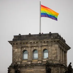Regenbogenflagge Reichstag
