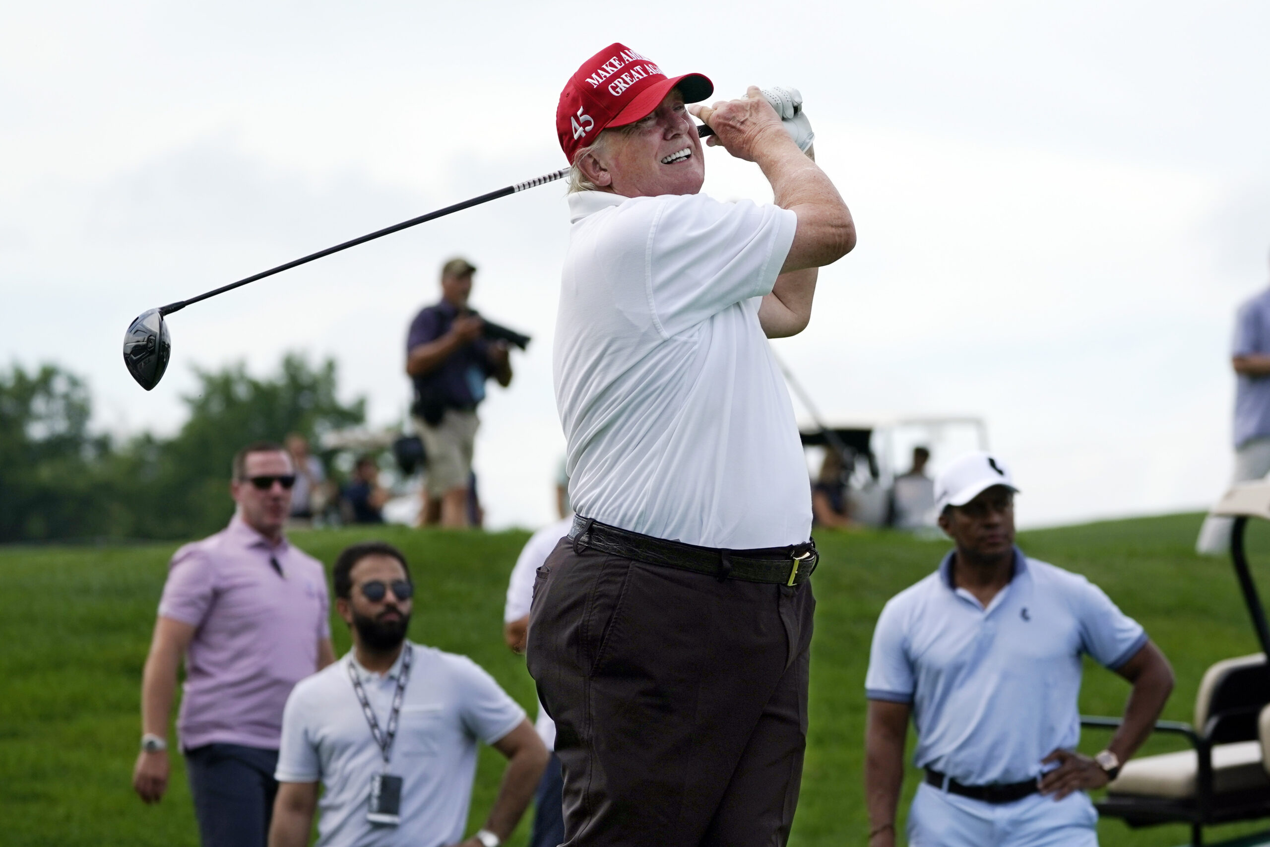 Wenige Tage nach Ivana Trumps Beerdigung: Donald Trump spielt Golf in Bedminster.