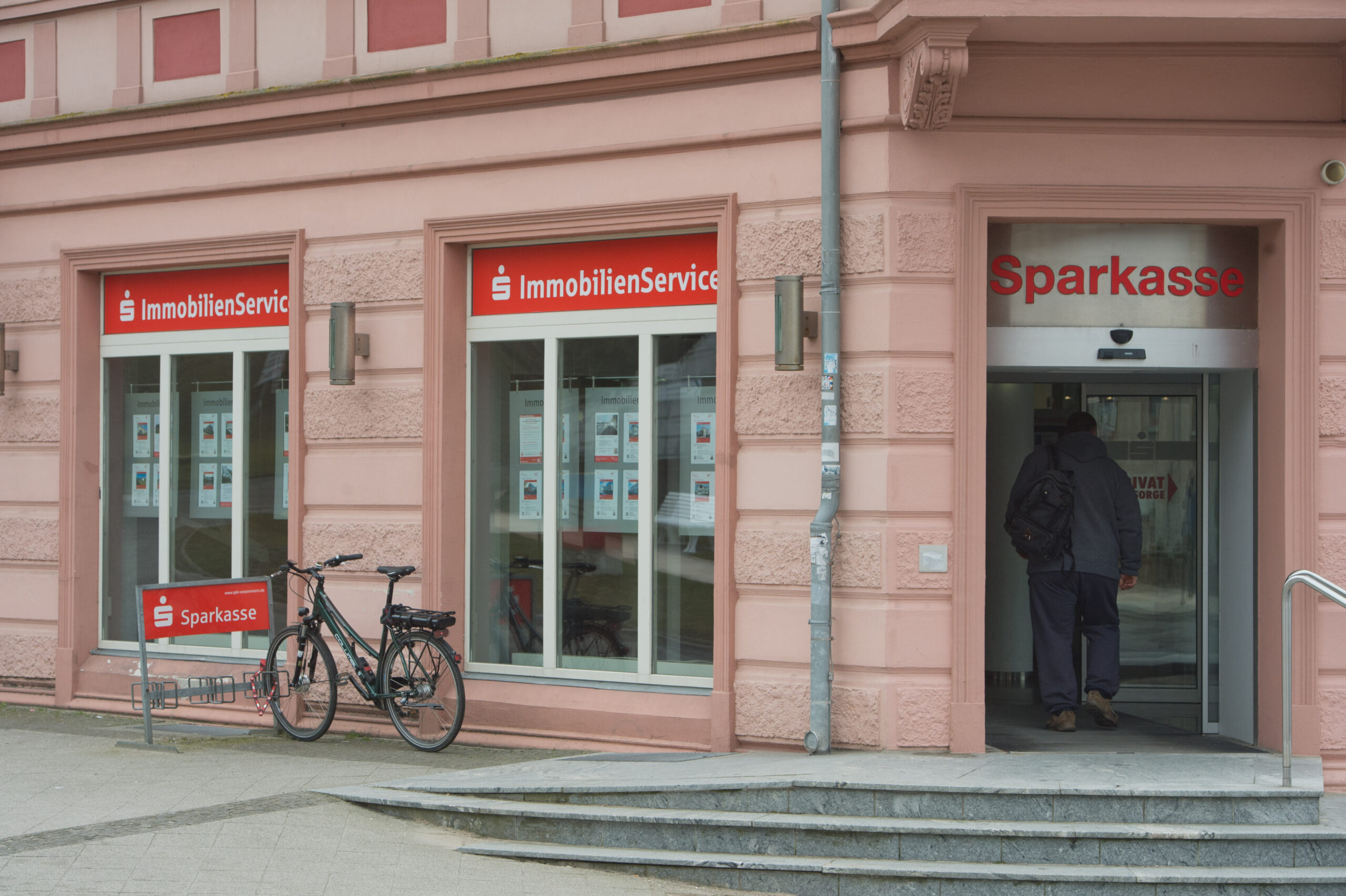 Eine Sparkassen-Filiale in Mecklenburg-Vorpommern