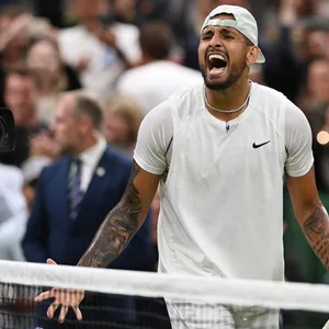 Nick Kyrgios bejubelt seinen Sieg gegen Stefanos Tsitsipas