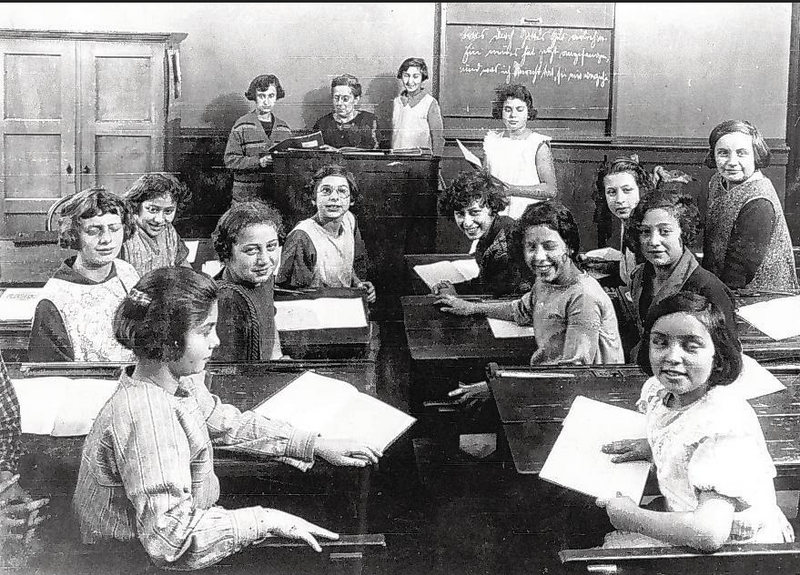 Israelitische Töchterschule Klassenfoto ca. 1924