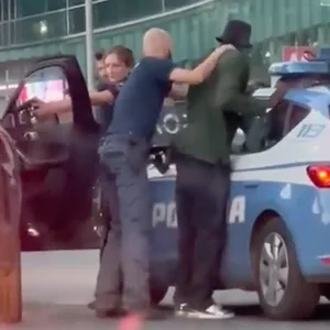 Milan-Profi Tiemoué Bakayoko geriet in Italien in eine Verkehrskontrolle.