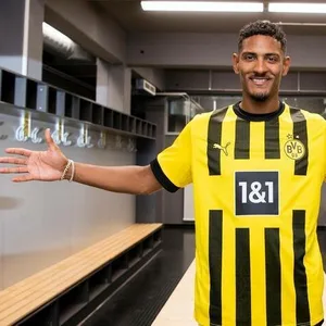 Sebastien Haller ist jetzt offiziell Dortmunder.