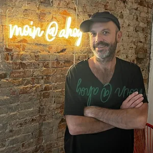 Sänger Jan Plewka (51) gibt auf Ahoy Radio einen Einblick in seine Musikgeschichte.