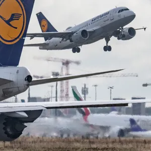 Eine Passagiermaschine der Lufthansa.
