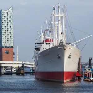 Cap San Diego im Hamburger Hafen.