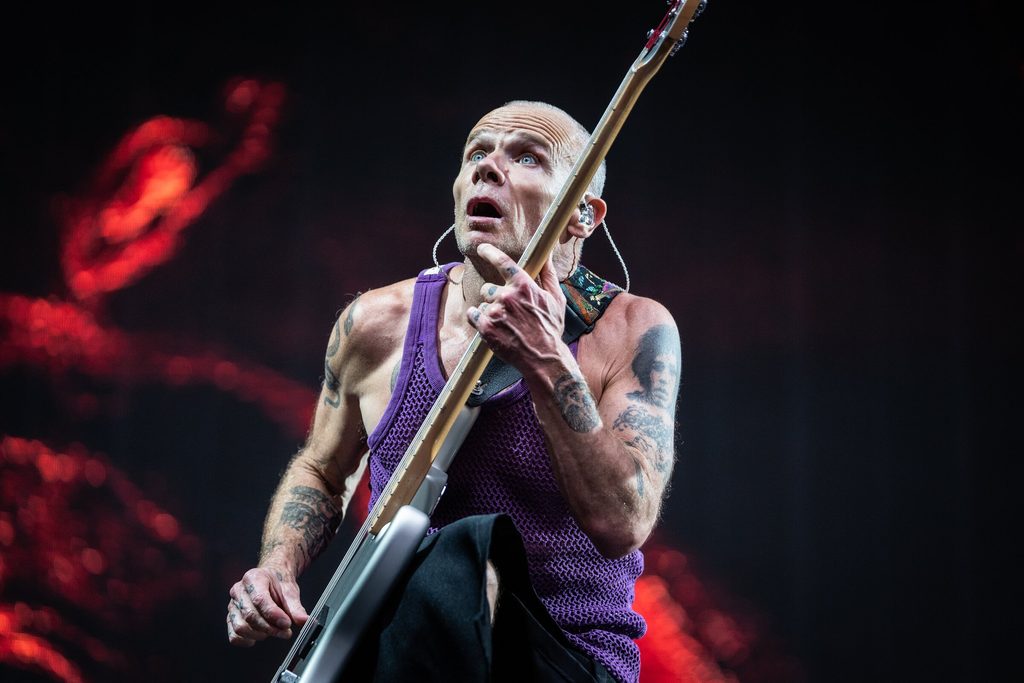 Flea: „Was für ein Leben! So viele verschiedene Menschen! Genießt es! Power to the people!“