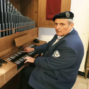 Jürgen Poggel, Orgel-Spieler aus Südwestfalen, wurde mit einem „Layla“-Cover zum Internet-Star.