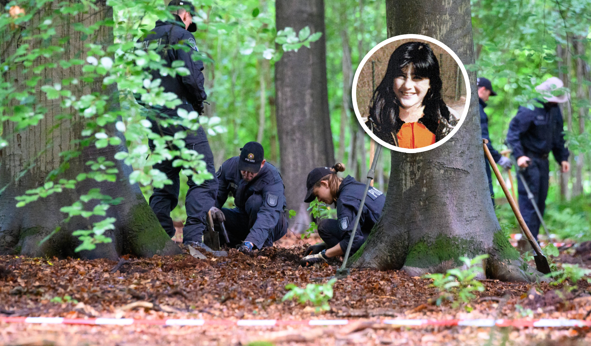 Polizisten knien in einem Wald am Boden, eingefügt ist das Foto eines jungen Mädchens, das vermisst wird
