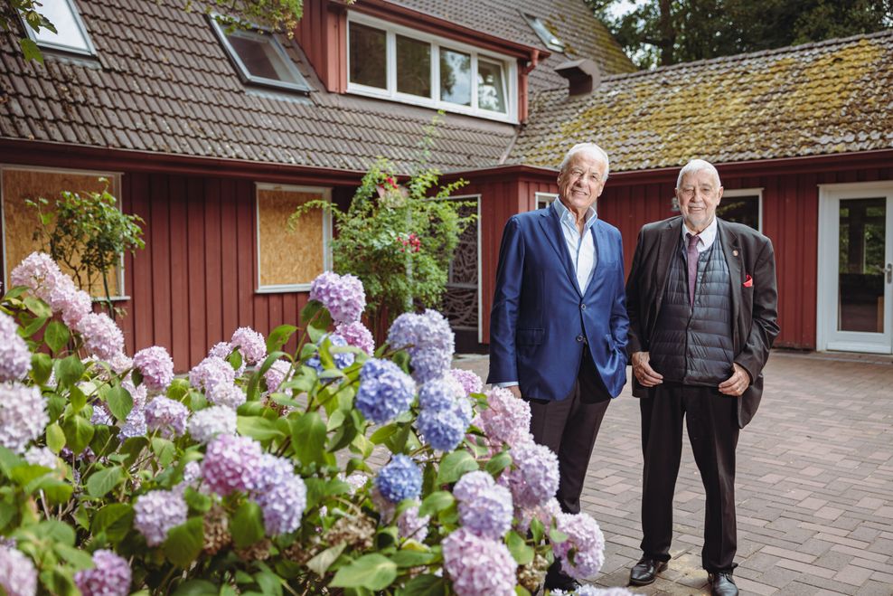Investor Dieter Becken (l.) und Bernd Peter Holst vom Verein „Bürger helfen Bürgern“