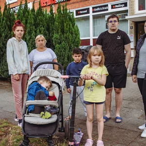 Flüchtlinge Ukraine vor dem Hotel Arsi