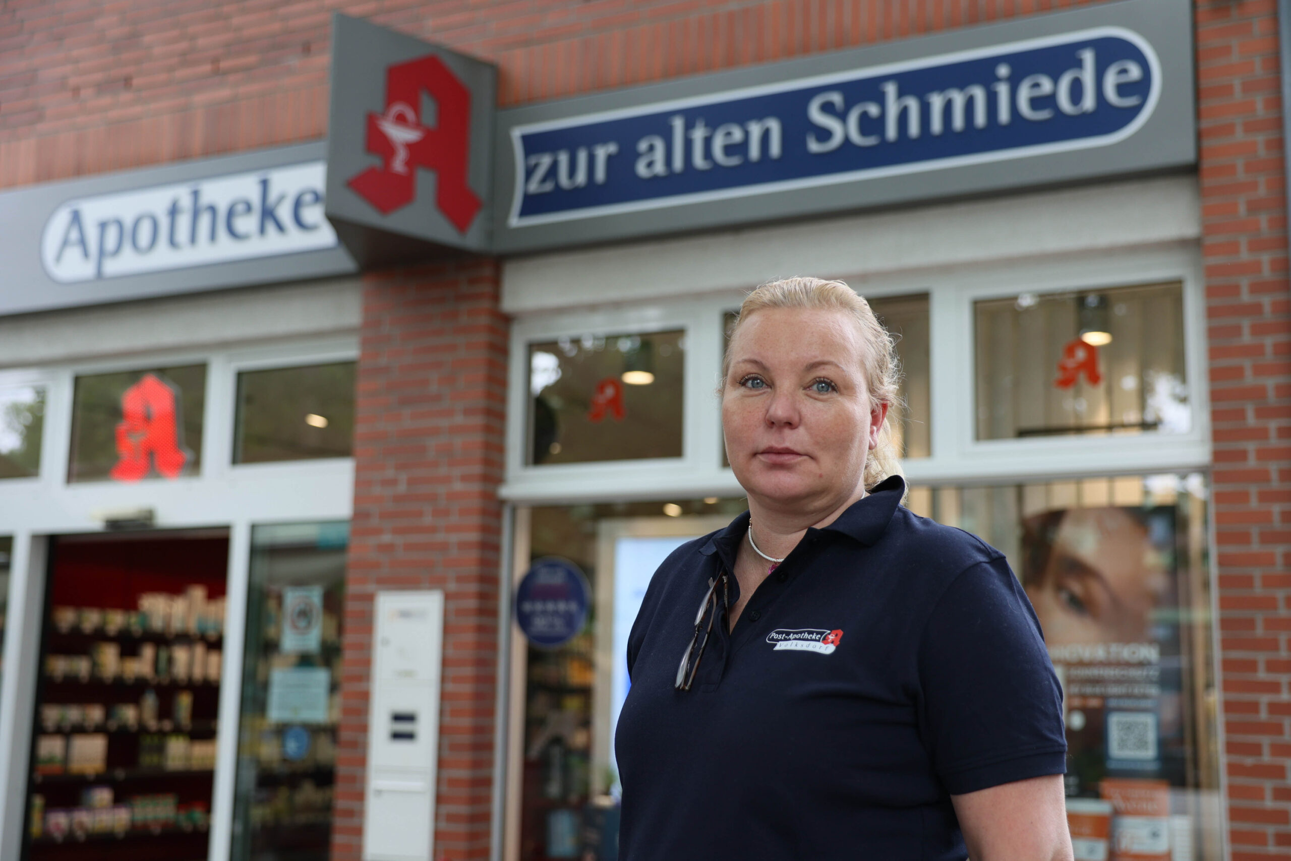 Nicole-Caroline Treppenhauer, Inhaberin der Apotheke „Zur Alten Schmiede“ hofft, dass die Flaniermeile in Volksdorf nicht wieder zurückkommt.