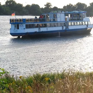 Etwa 40 Ausflügler mussten am Dienstagabend von einem Schiff evakuiert werden.