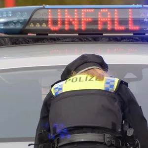 Eine 89-Jährige wurde von einem Auto überfahren und getötet (Symbolfoto).