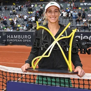 Bernarda Pera triumphiert am Rothenbaum in Hamburg über die Weltranglistenzweite Anett Kontaveit.