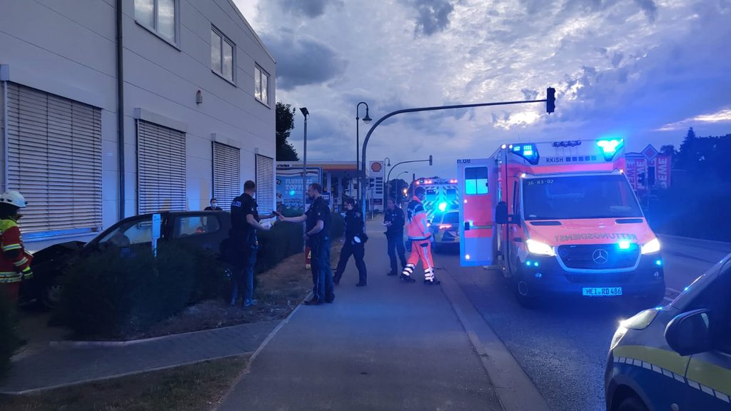 Nahe Hamburg: Lkw kracht in Firmengebäude – nicht der erste Unfall dort
