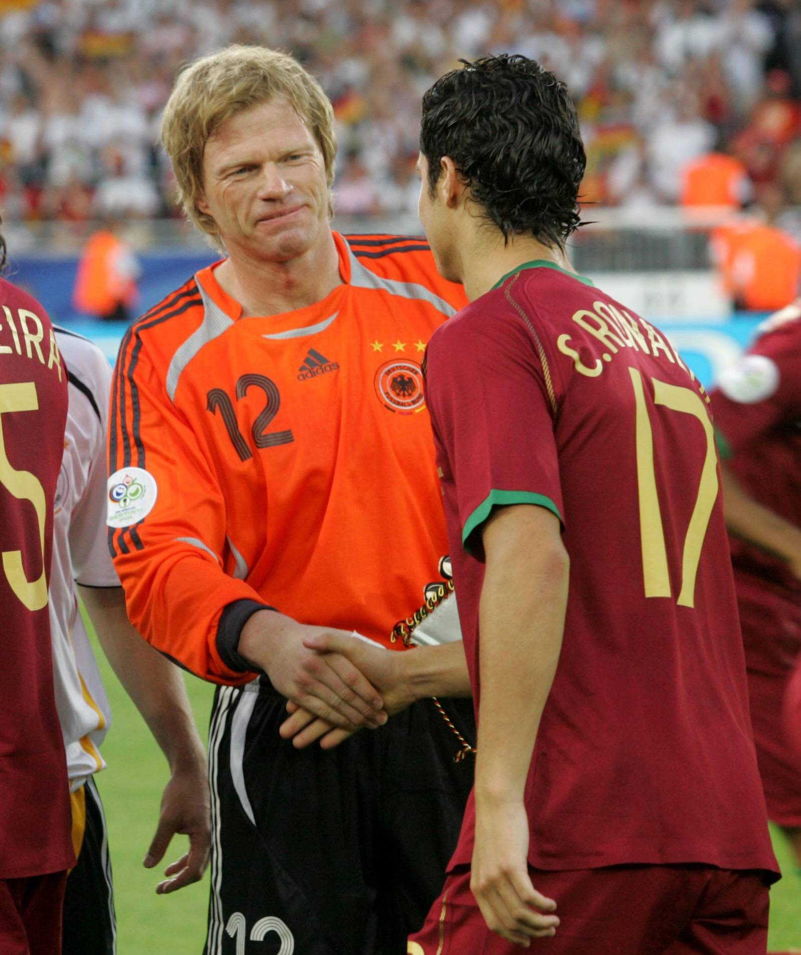2006 begegneten sich Oliver Kahn (l.) und Cristiano Ronaldo auf dem Rasen. Bei der WM gewann Deutschland das Spiel um Platz drei gegen Portugal.
