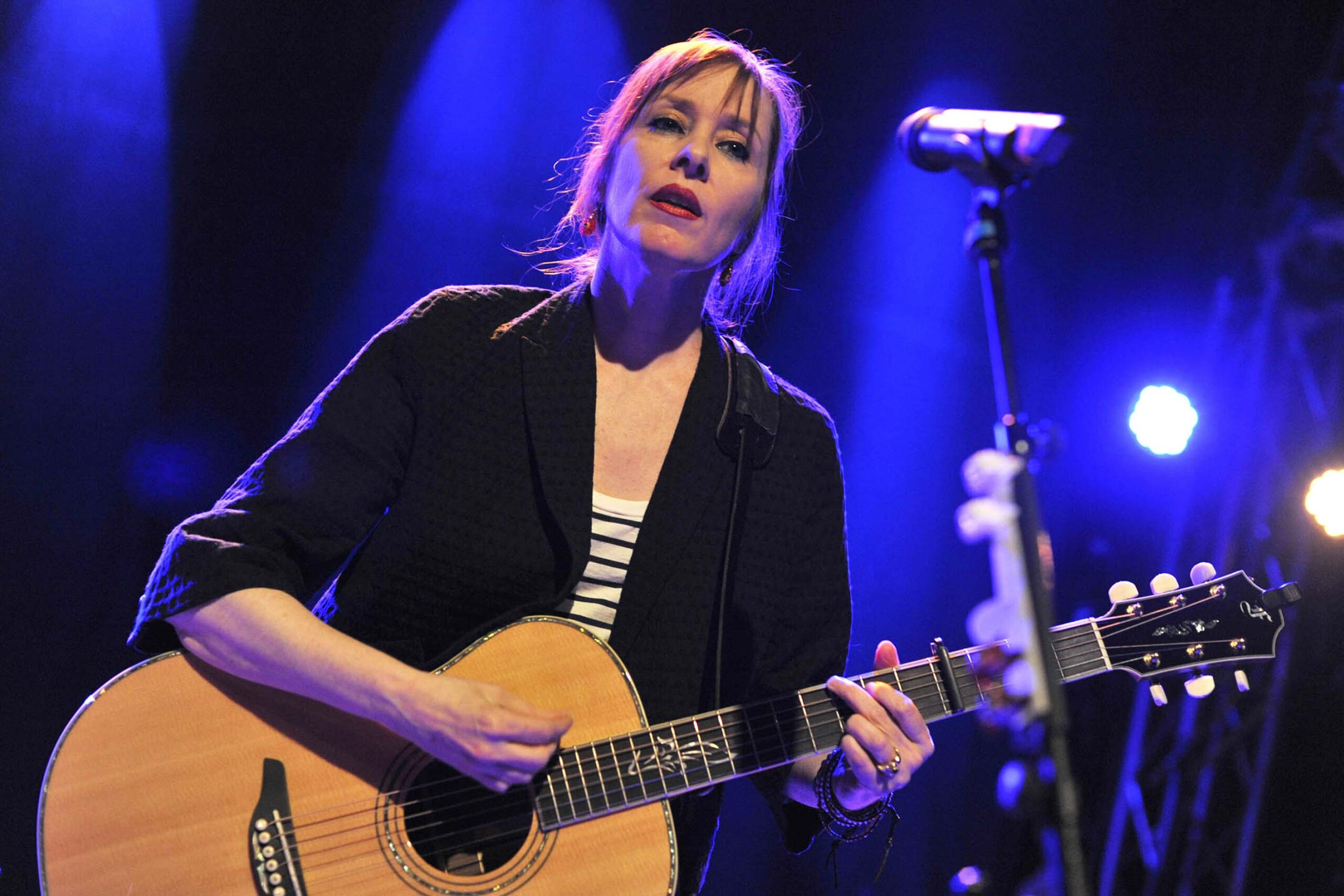 Suzanne Vegas Konzert im Mojo findet nicht am 5. Juli, sondern am 6. August statt.