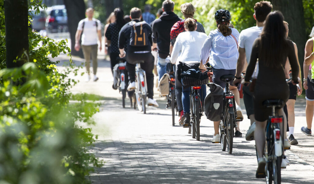 Die Straße An der Alster ist einer der beliebtesten Fahrrad-Hotspots in Hamburg.