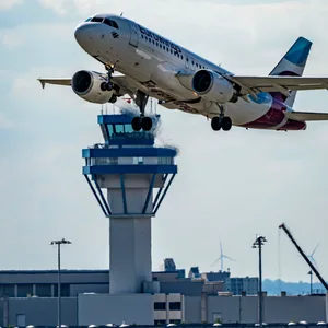 Der HSV prüft, inwieweit er Eurowings zur Kasse bitten kann.