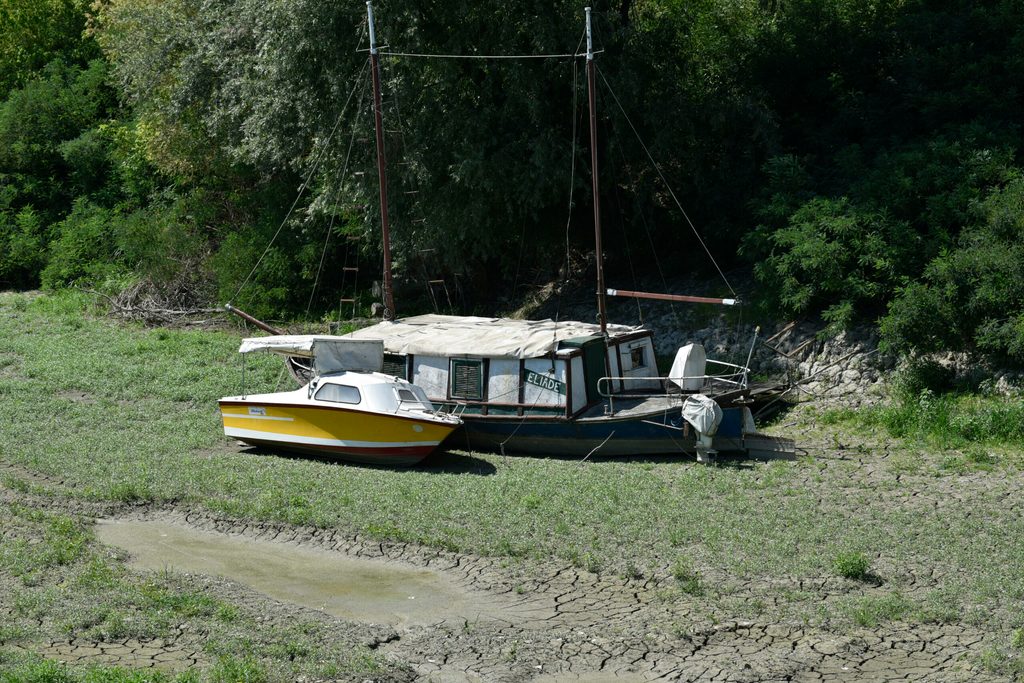 Ausgetrocknetes Flussbett des Po