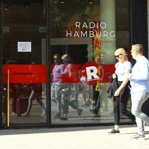 Der Programmchef von Radio Hamburg, Marzel Becker, und der Sender gehen künftig getrennte Wege.