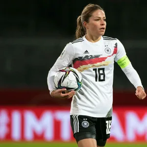 Melanie Leupolz trug schon die Kapitänsbinde der Nationalmannschaft. Die EM verpasst sie aufgrund ihrer Schwangerschaft.