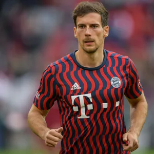 Leon Goretzka hat seine Knie-OP erfolgreich überstanden.